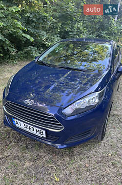 Хэтчбек Ford Fiesta 2012 в 