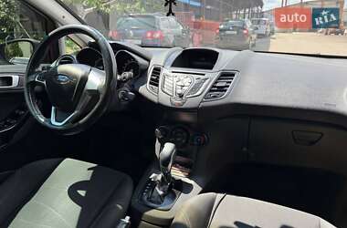 Хэтчбек Ford Fiesta 2015 в 