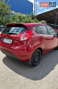 Хэтчбек Ford Fiesta 2015 в 