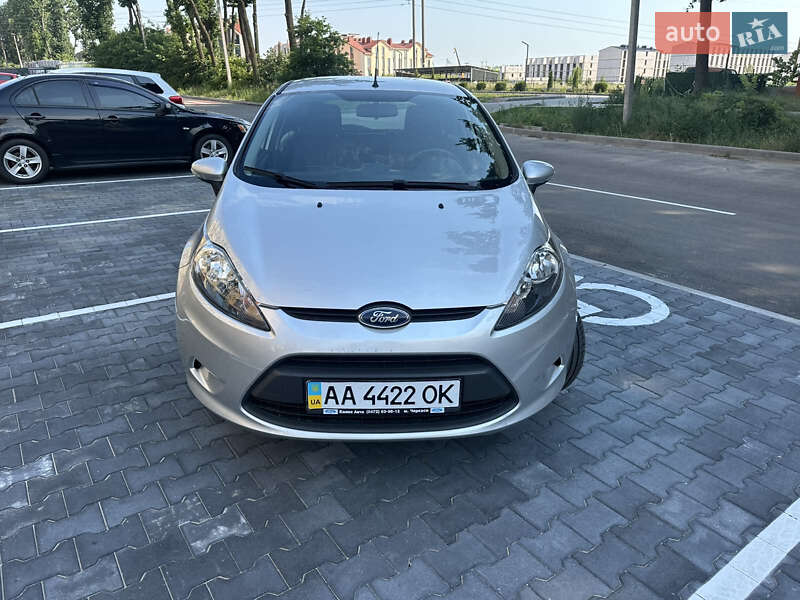 Хэтчбек Ford Fiesta 2011 в Киеве