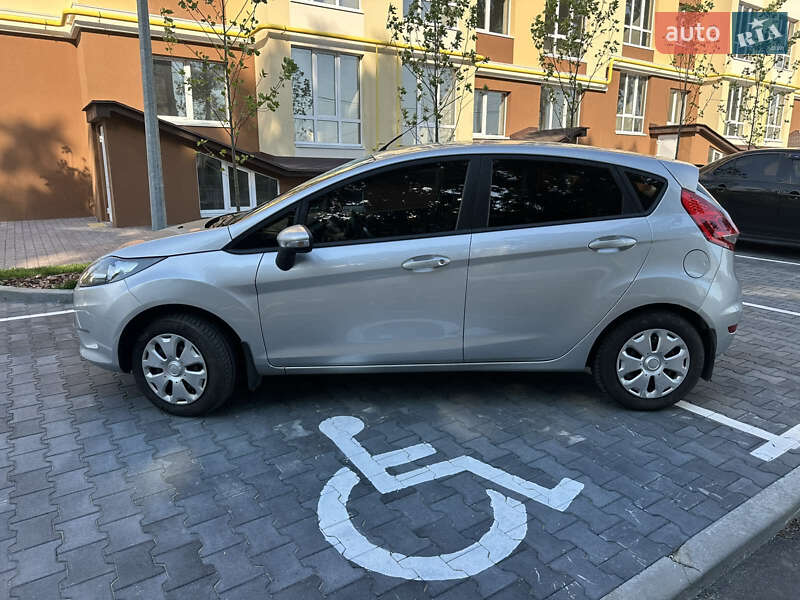 Хэтчбек Ford Fiesta 2011 в Киеве