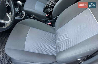 Хэтчбек Ford Fiesta 2011 в 