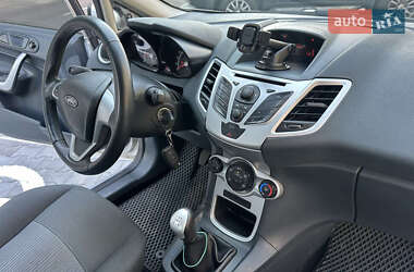 Хэтчбек Ford Fiesta 2011 в 