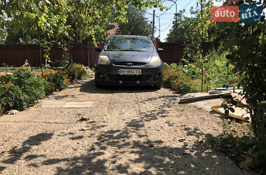 Хэтчбек Ford Fiesta 2006 в 