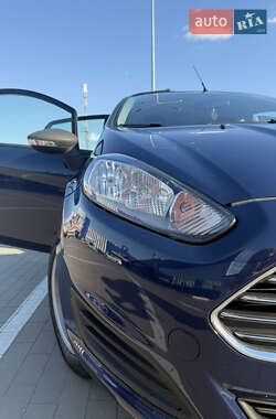 Хэтчбек Ford Fiesta 2013 в 