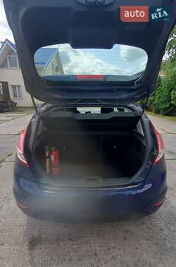 Хэтчбек Ford Fiesta 2013 в 