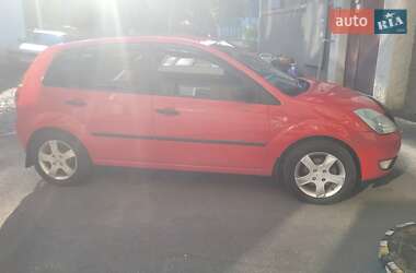 Хэтчбек Ford Fiesta 2003 в 