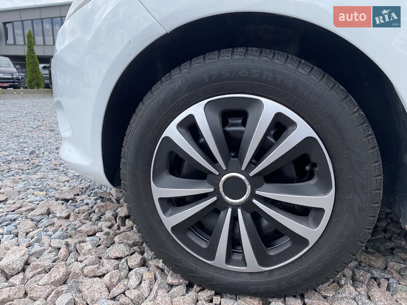 Хэтчбек Ford Fiesta 2012 в Львове
