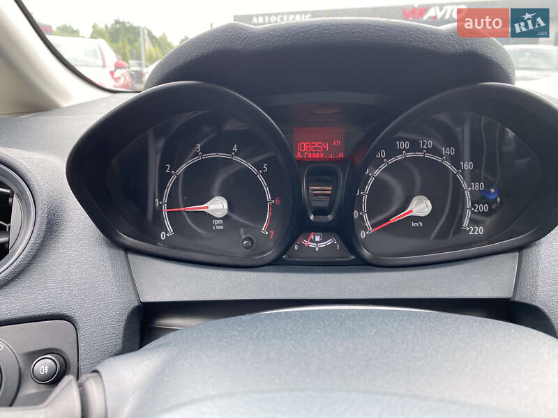 Хэтчбек Ford Fiesta 2012 в Львове