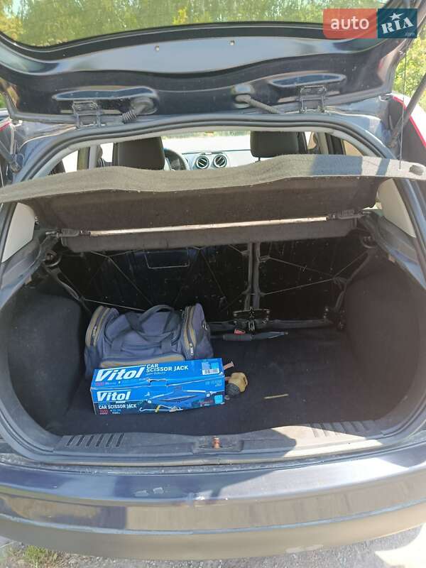 Хэтчбек Ford Fiesta 2006 в Конотопе