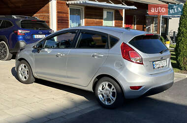 Хетчбек Ford Fiesta 2013 в 