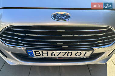Хетчбек Ford Fiesta 2013 в 