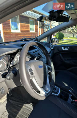 Хетчбек Ford Fiesta 2013 в 
