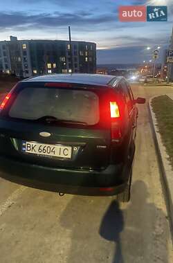 Хэтчбек Ford Fiesta 2002 в 