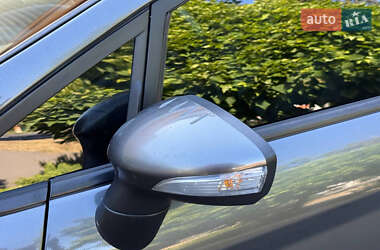 Хэтчбек Ford Fiesta 2018 в 