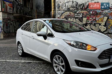 Седан Ford Fiesta 2015 в 