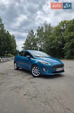Хэтчбек Ford Fiesta 2018 в 