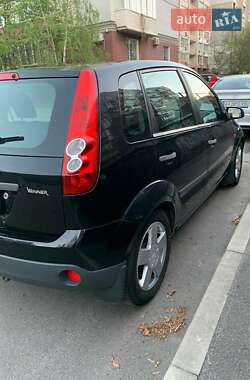Хэтчбек Ford Fiesta 2007 в 