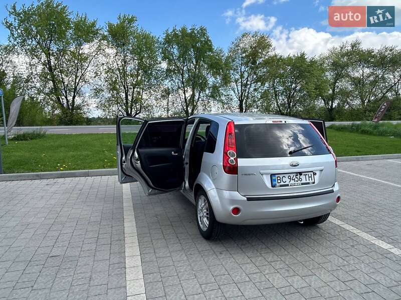 Хэтчбек Ford Fiesta 2006 в Львове