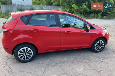 Хэтчбек Ford Fiesta 2010 в 