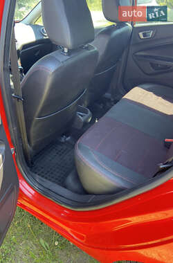 Хэтчбек Ford Fiesta 2013 в 