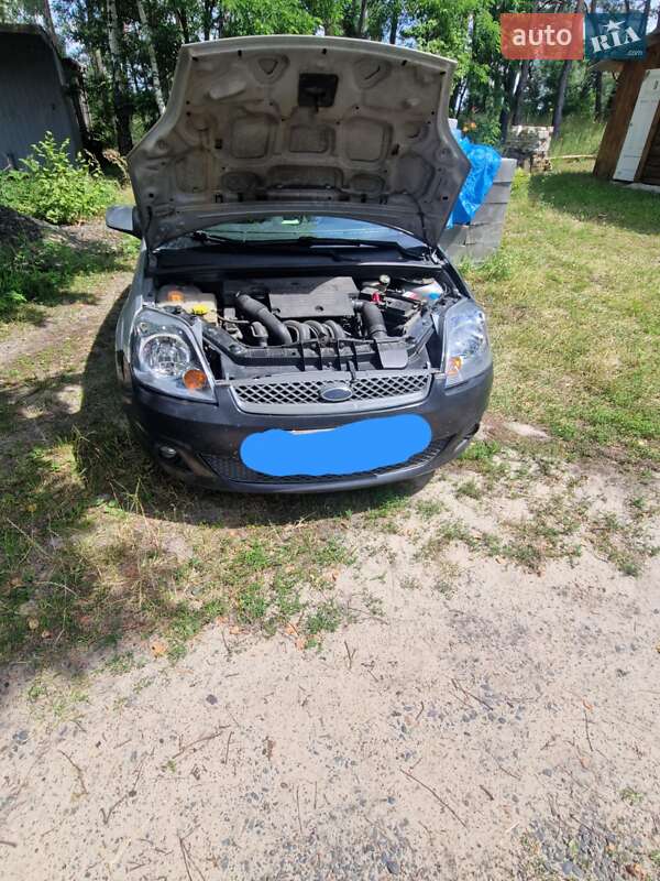 Хэтчбек Ford Fiesta 2007 в Луцке