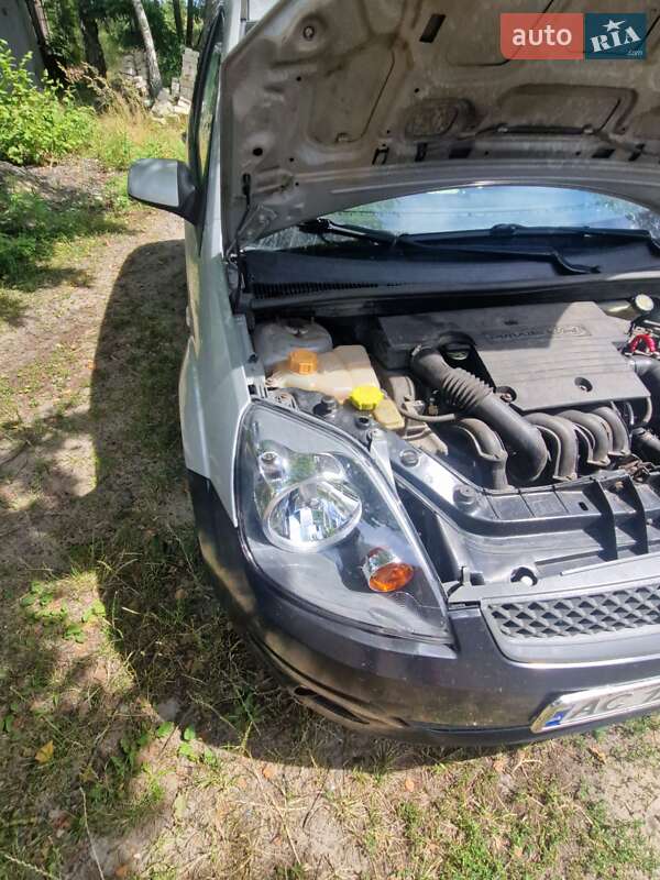 Хэтчбек Ford Fiesta 2007 в Луцке