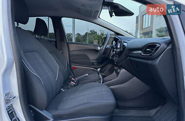 Хэтчбек Ford Fiesta 2018 в 