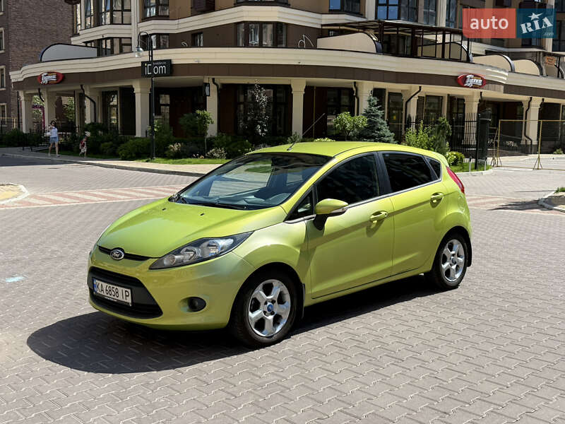 Хетчбек Ford Fiesta 2010 в Софіївській Борщагівці