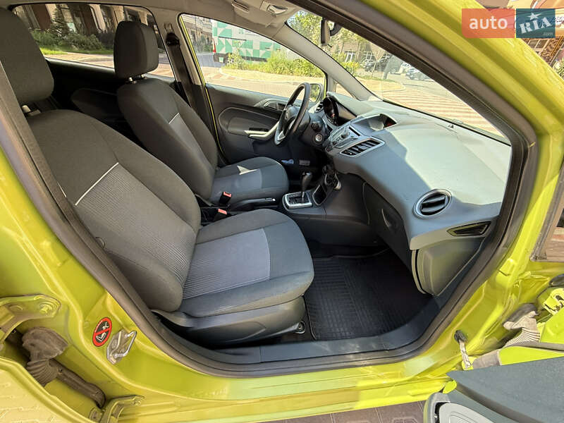 Хетчбек Ford Fiesta 2010 в Софіївській Борщагівці