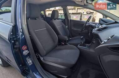 Хэтчбек Ford Fiesta 2013 в 