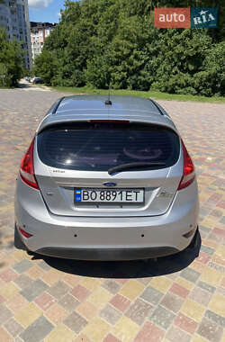 Хэтчбек Ford Fiesta 2011 в 