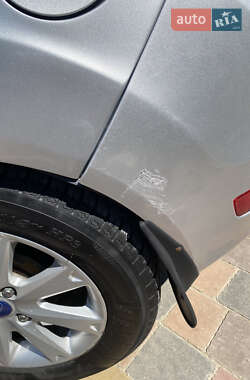 Хэтчбек Ford Fiesta 2011 в 