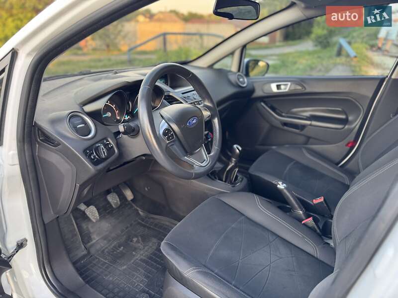 Хэтчбек Ford Fiesta 2016 в Харькове