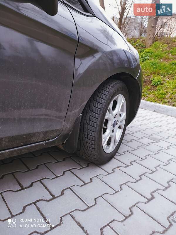 Седан Ford Fiesta 2014 в Хмельницком