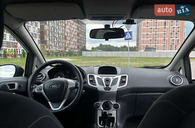 Хэтчбек Ford Fiesta 2011 в 