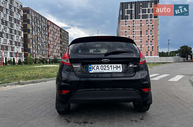 Хэтчбек Ford Fiesta 2011 в 