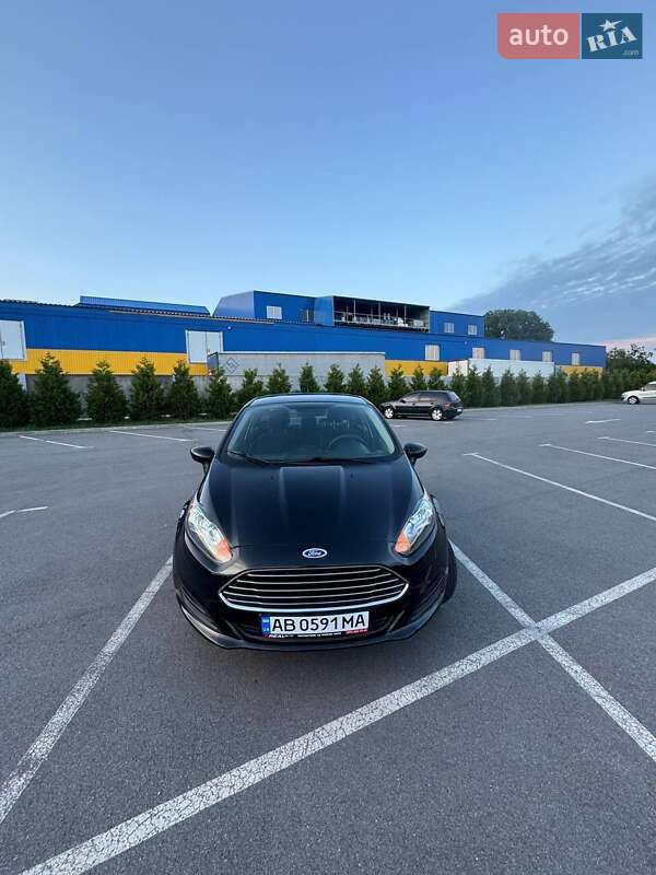 Седан Ford Fiesta 2017 в Хмільнику