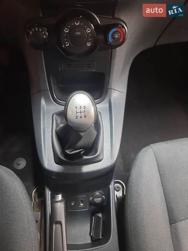 Хэтчбек Ford Fiesta 2012 в Самборе