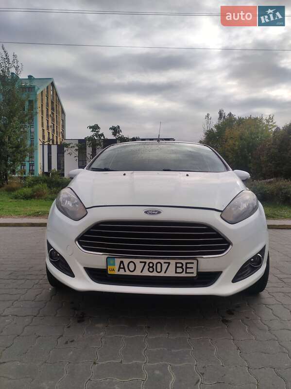 Хэтчбек Ford Fiesta 2013 в Львове