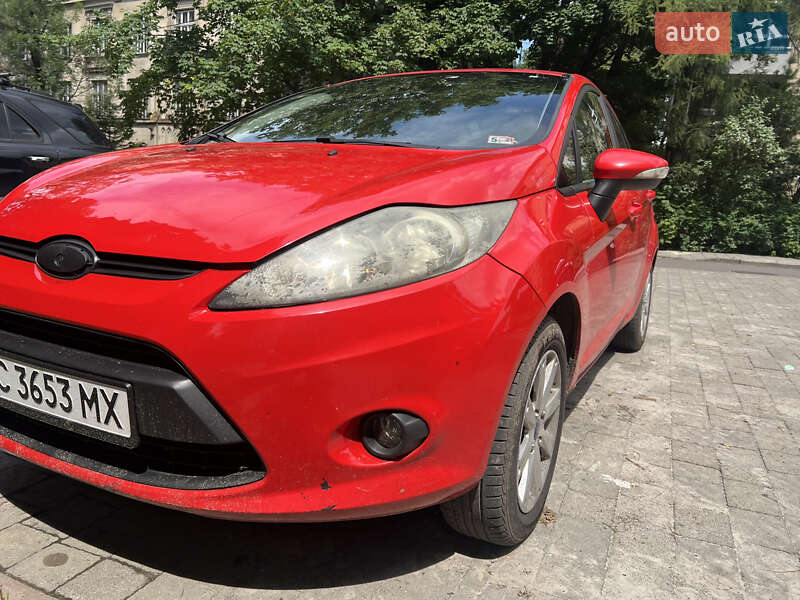 Седан Ford Fiesta 2012 в Львове