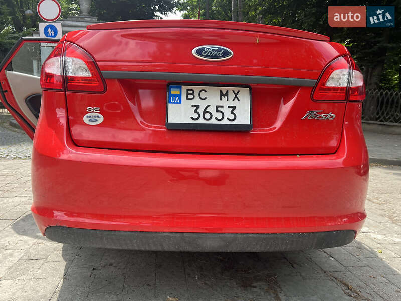Седан Ford Fiesta 2012 в Львове