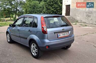 Хетчбек Ford Fiesta 2006 в 