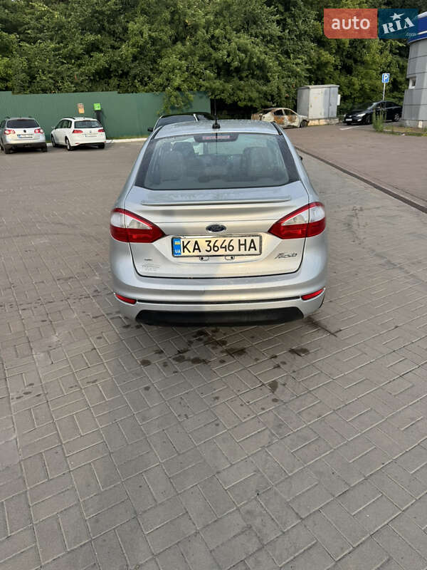 Седан Ford Fiesta 2014 в Киеве