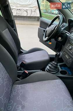 Хэтчбек Ford Fiesta 2007 в 