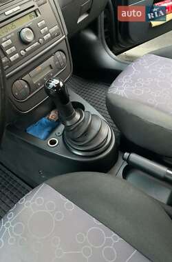 Хэтчбек Ford Fiesta 2007 в 