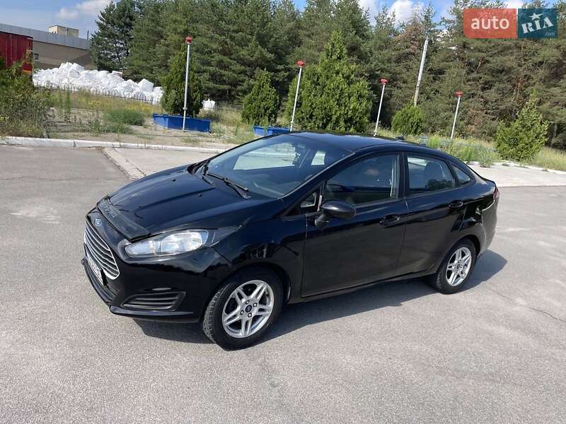 Седан Ford Fiesta 2018 в Каменском
