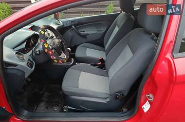 Хэтчбек Ford Fiesta 2010 в 