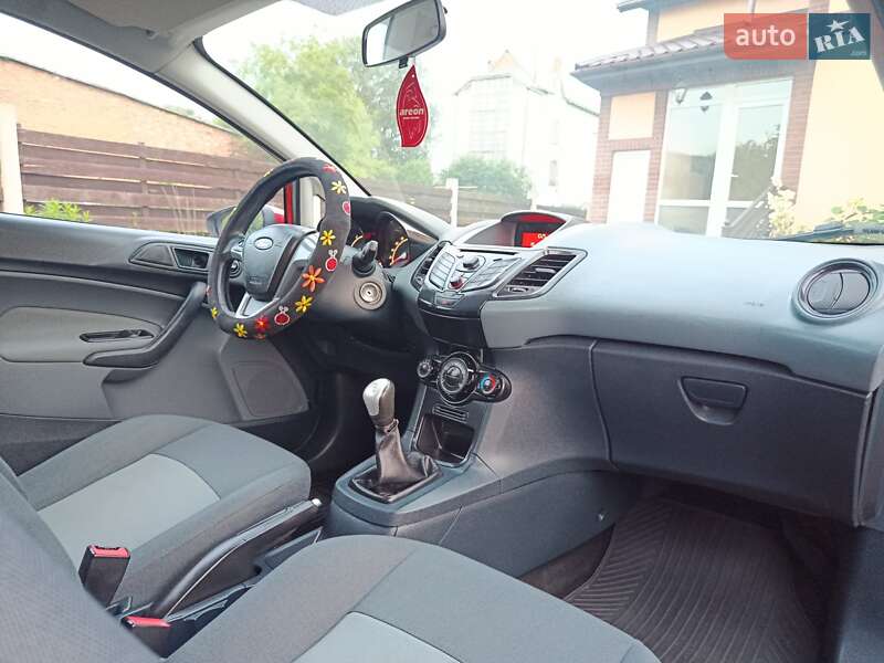 Хэтчбек Ford Fiesta 2010 в Хмельницком