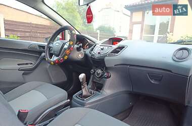 Хэтчбек Ford Fiesta 2010 в 